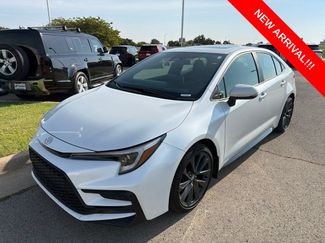 Used 2025 Toyota Corolla SE w/ SE Premium Package FWD video 1