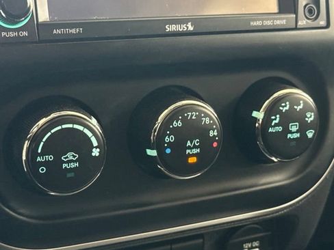 Used 2016 Jeep Compass High Altitude FWD image 16