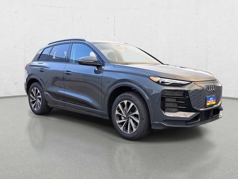 New 2025 Audi Q6 e-tron Premium image 3