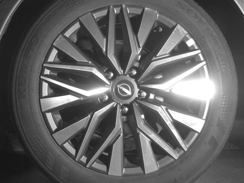 Used 2025 Nissan Altima 2.5 SV FWD image 14