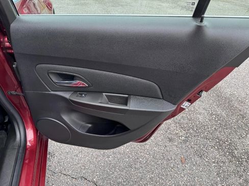 Used 2015 Chevrolet Cruze LT w/ Technology Package image 41