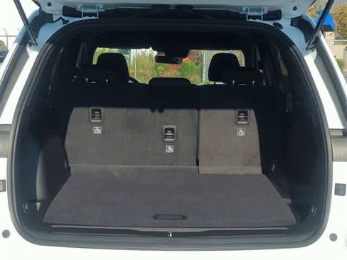 Used 2025 Jeep Grand Cherokee Laredo image 33