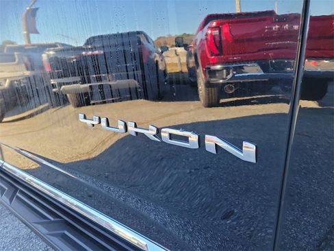 New 2026 GMC Yukon Elevation image 9