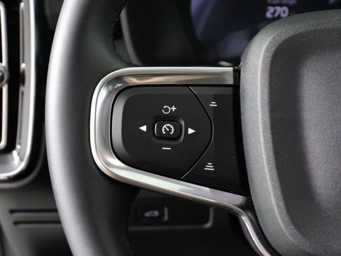 Certified 2025 Volvo XC40 B5 Plus image 10