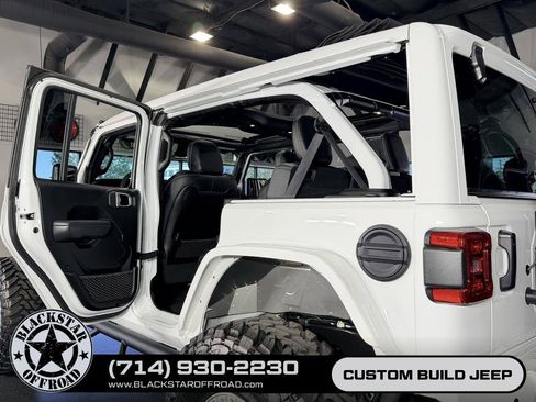 Used 2025 Jeep Wrangler Unlimited Rubicon 4xe w/ Safety Group AWD/4WD image 5