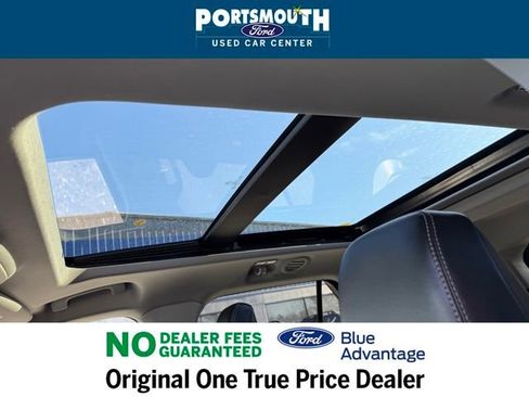 Used 2022 Ford Explorer XLT w/ Equipment Group 202A image 10