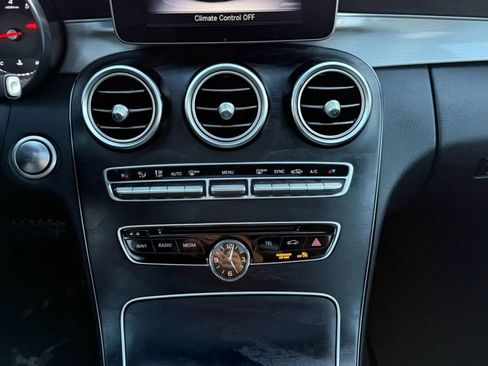 Used 2018 Mercedes-Benz C 300 4MATIC Sedan image 11