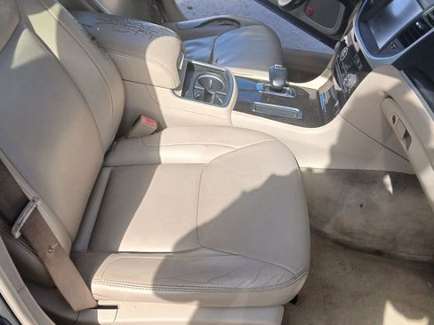 Used 2013 Chrysler 300 w/ Driver Convenience Group image 19