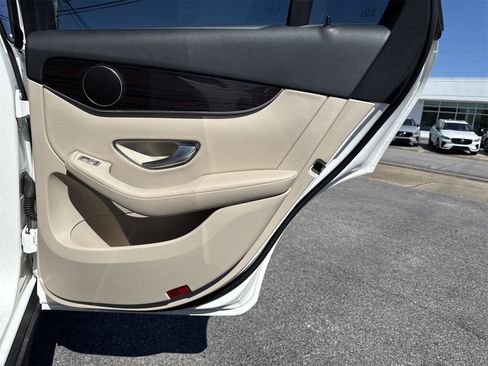 Used 2016 Mercedes-Benz GLC 300 image 27