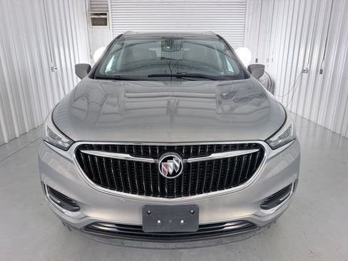 Used 2018 Buick Enclave Essence AWD/4WD image 2