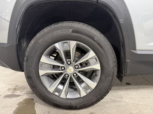 Used 2025 Chevrolet Equinox LT image 8