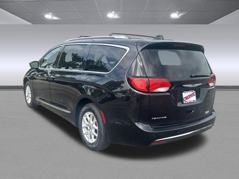 Used 2020 Chrysler Pacifica Touring-L FWD image 5