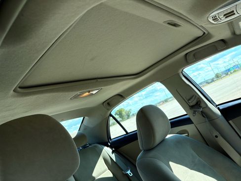 Used 2012 Toyota Corolla LE w/ Premium Pkg image 17