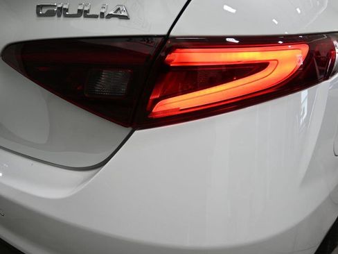 Used 2023 Alfa Romeo Giulia Ti AWD/4WD image 38