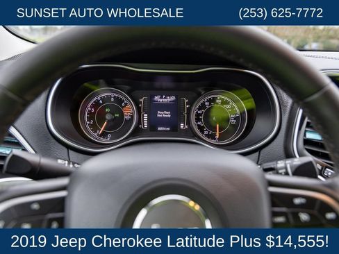 Used 2019 Jeep Cherokee Latitude Plus AWD/4WD image 52