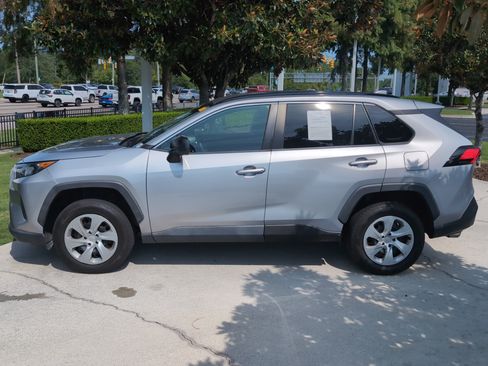 Used 2021 Toyota RAV4 LE AWD/4WD image 7