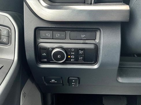 Used 2023 Ford F350 Lariat w/ Snow Plow Prep Package image 38