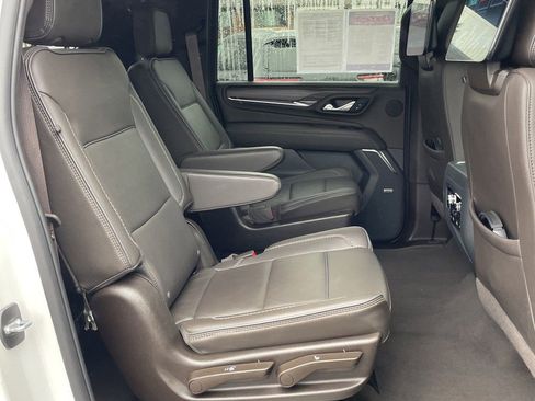 Used 2024 GMC Yukon XL Denali AWD/4WD image 17