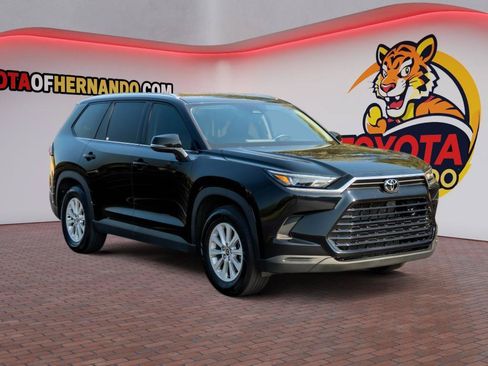 Used 2025 Toyota Grand Highlander AWD image 3