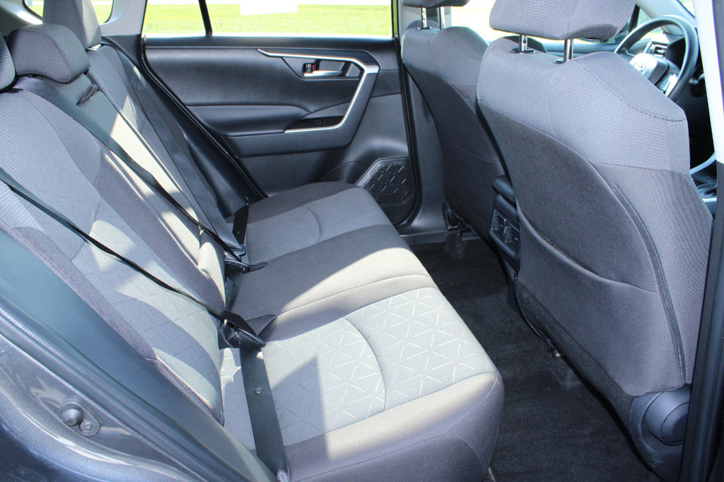 Used 2025 Toyota RAV4 XLE FWD image 18