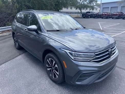 Used 2024 Volkswagen Tiguan S image 3