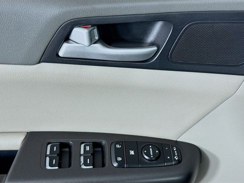 Used 2017 Kia Sportage EX w/ EX Premium Package image 23