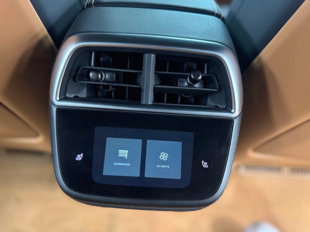 Used 2024 Lucid Air Touring AWD/4WD image 28