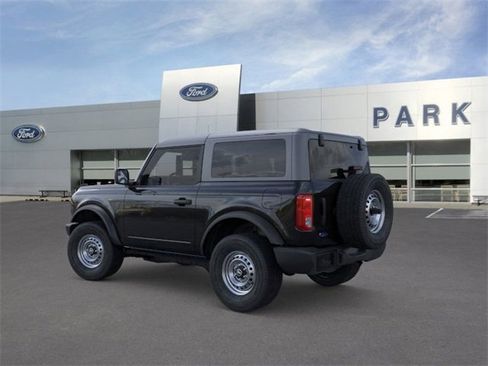 New 2025 Ford Bronco Base image 4