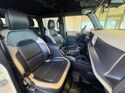 Used 2025 Ford Bronco Big Bend w/ Black Diamond Package AWD/4WD image 23