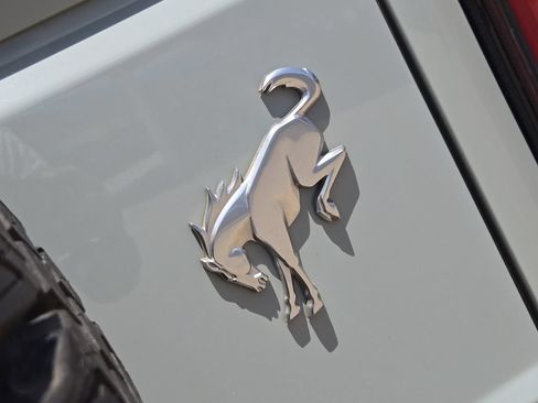 Used 2022 Ford Bronco Badlands w/ Sasquatch Package AWD/4WD image 31