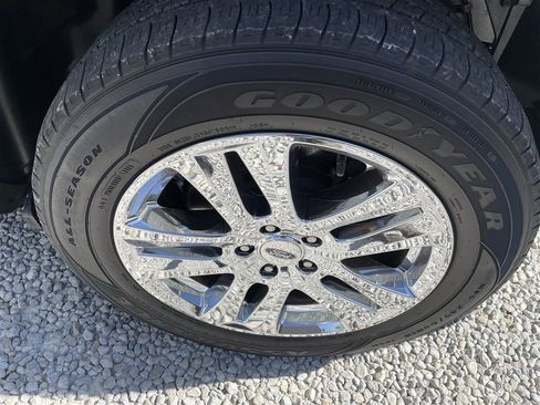 Used 2018 Ford Explorer XLT image 20