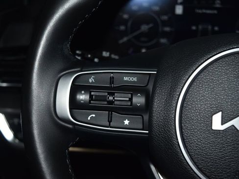 Used 2023 Kia Sportage SX image 9