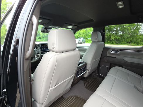 New 2026 Chevrolet Silverado 1500 LTZ w/ Z71 Off-Road Package AWD/4WD image 28