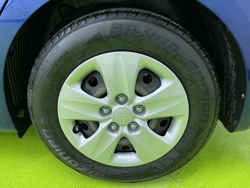 Used 2018 Kia Forte LX w/ LX Rear Camera Package image 2