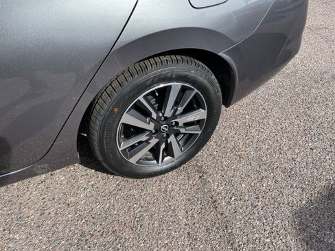 Used 2025 Nissan Versa SV image 29