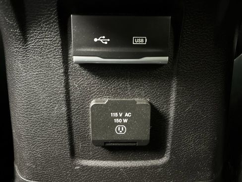 Used 2018 Jeep Wrangler Unlimited Sahara image 11