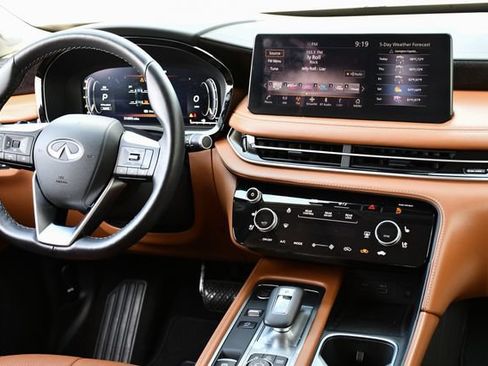 Used 2025 INFINITI QX60 Sensory w/ Vision Package AWD/4WD image 2