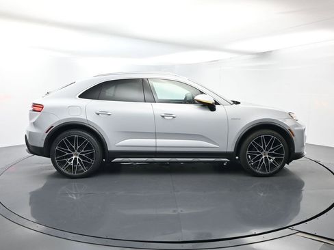 Used 2024 Porsche Macan 4 Electric image 16