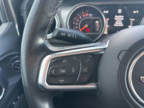 Used 2018 Jeep Wrangler Unlimited Sahara image 18