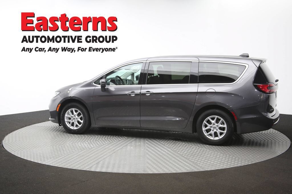 Used 2023 Chrysler Pacifica Touring-L FWD image 63