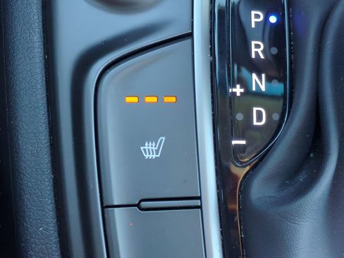 Used 2018 Jeep Wrangler Unlimited Sahara image 32