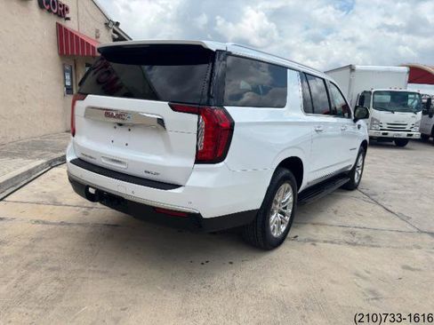 Used 2022 GMC Yukon XL SLT w/ SLT Premium Package AWD/4WD image 7