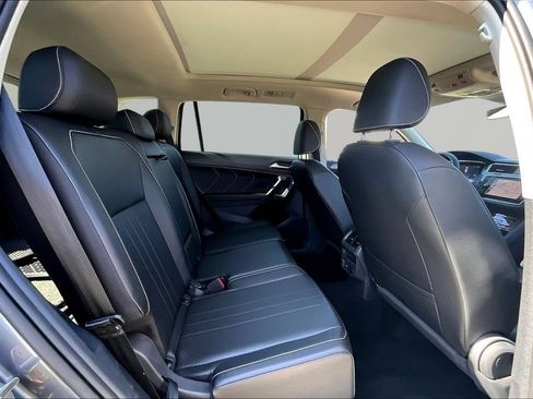 Used 2023 Volkswagen Tiguan SE AWD/4WD image 24