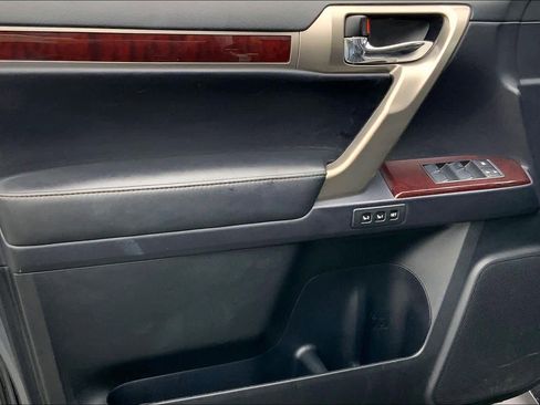 Used 2016 Lexus GX 460 image 20