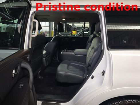Used 2024 Nissan Armada Platinum w/ Captain's Chairs Package image 7