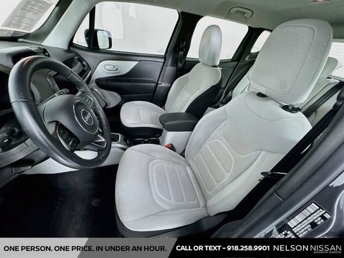 Used 2022 Jeep Renegade Latitude w/ Convenience Group AWD/4WD image 21