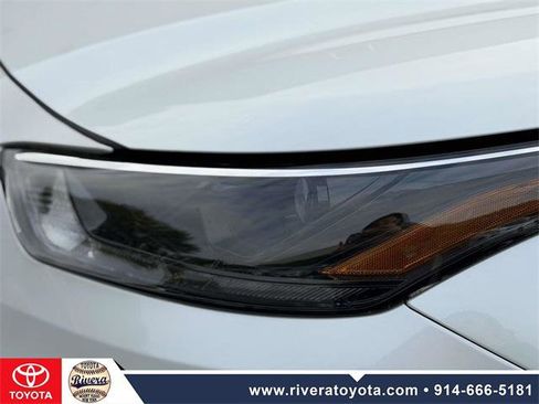 Certified 2022 Toyota Highlander XLE image 9