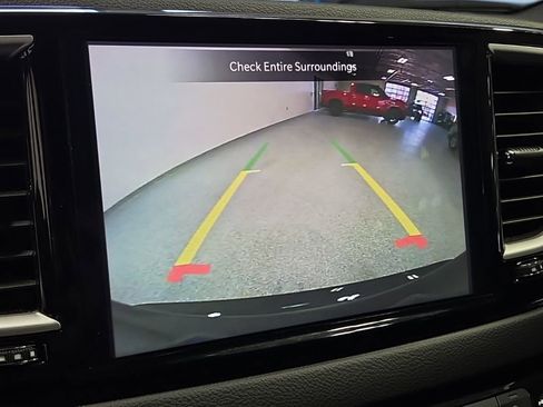 Used 2025 Chrysler Pacifica Select FWD image 20