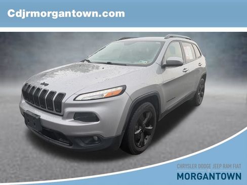 Used 2016 Jeep Cherokee Latitude w/ Cold Weather Group AWD/4WD image 1