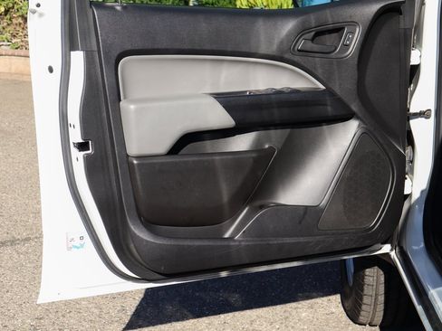 Used 2021 Chevrolet Colorado W/T w/ WT Convenience Package image 17